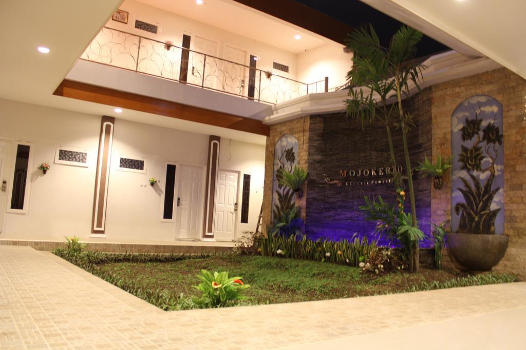 Mojokerto Classic Homestay Esterno foto