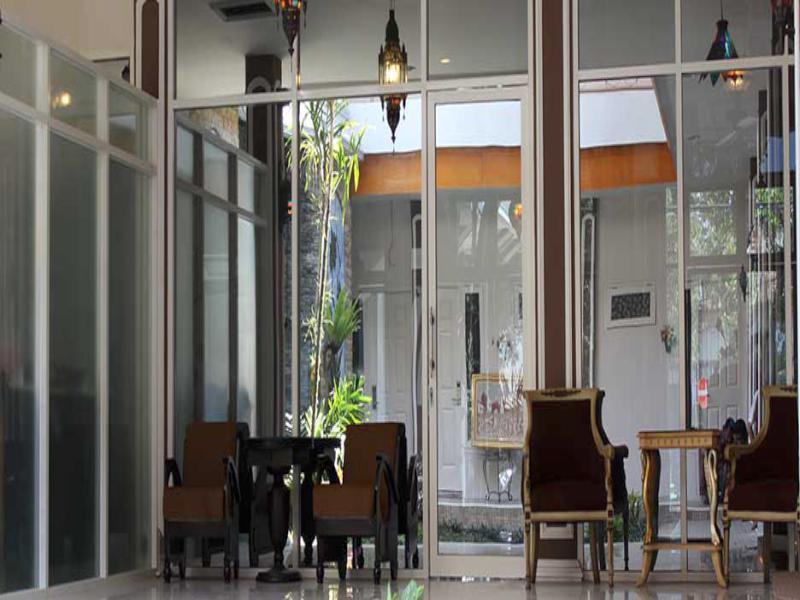 Mojokerto Classic Homestay Esterno foto
